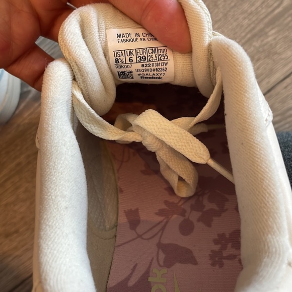 REEBOK Women's Royal Techque in Off-White/Cream with Pink Accent - Picture 4 of 5